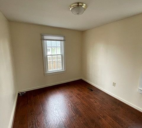 5th image of 162 Lamay Ave