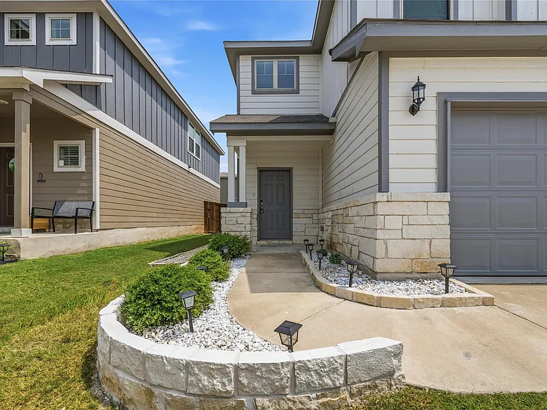 316 Stone Water Ln — Photo 4