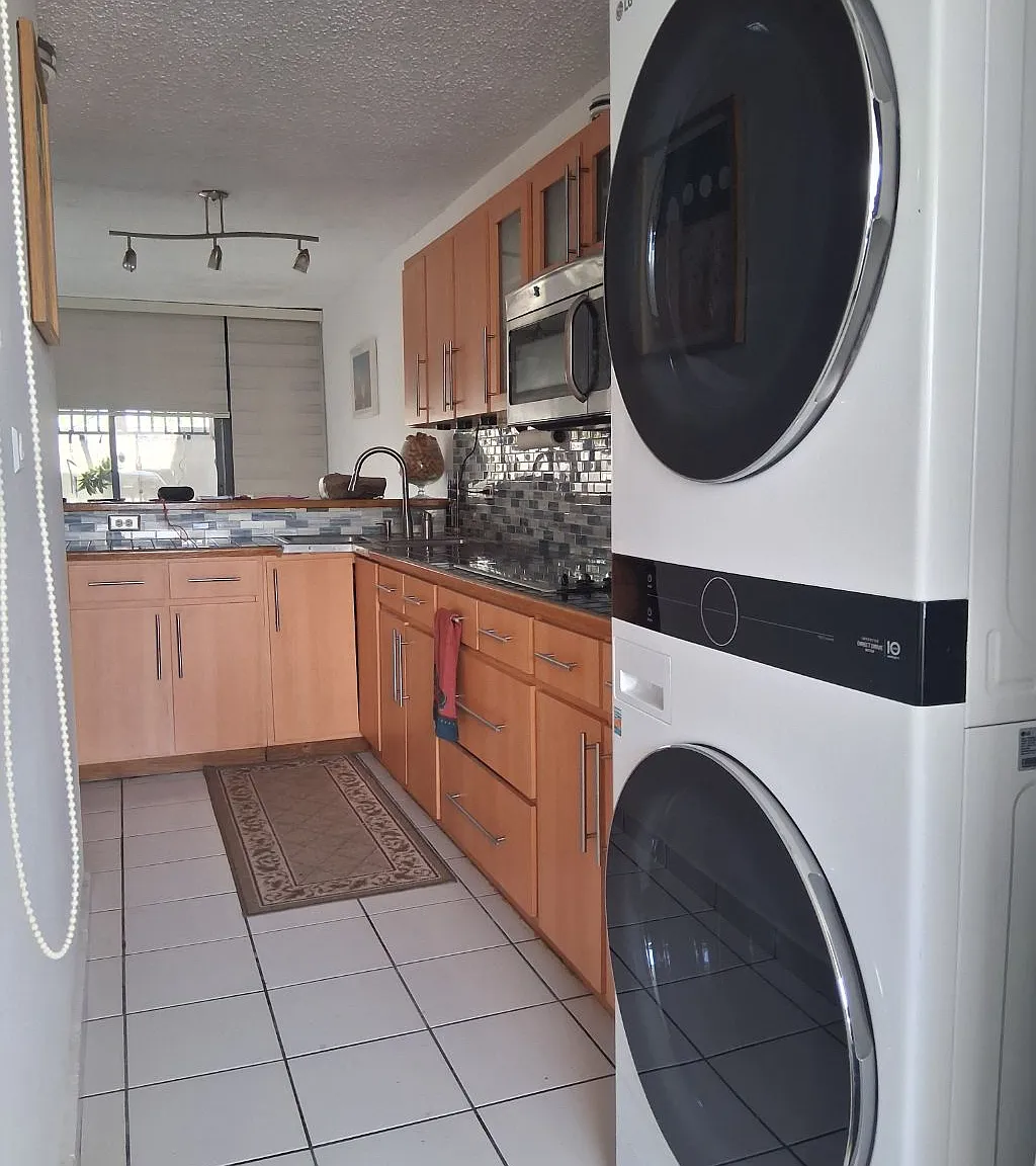 4 bed, 2.5 bath, 1500 sqft, $2,500 — Photo 4