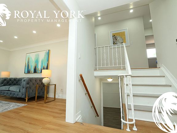 5th image of 608 Thornwood Ave #1