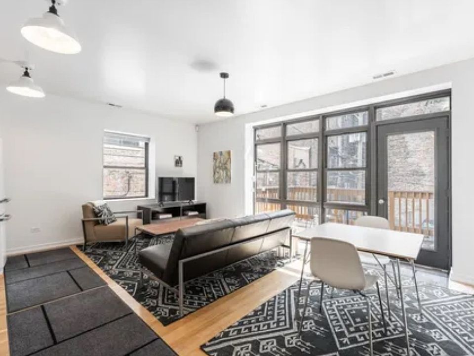 1st image of 1219 W Gunnison St APT 2R