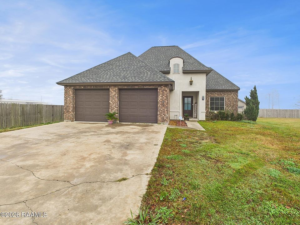 1st image of 307 & 305 Oakview Dr