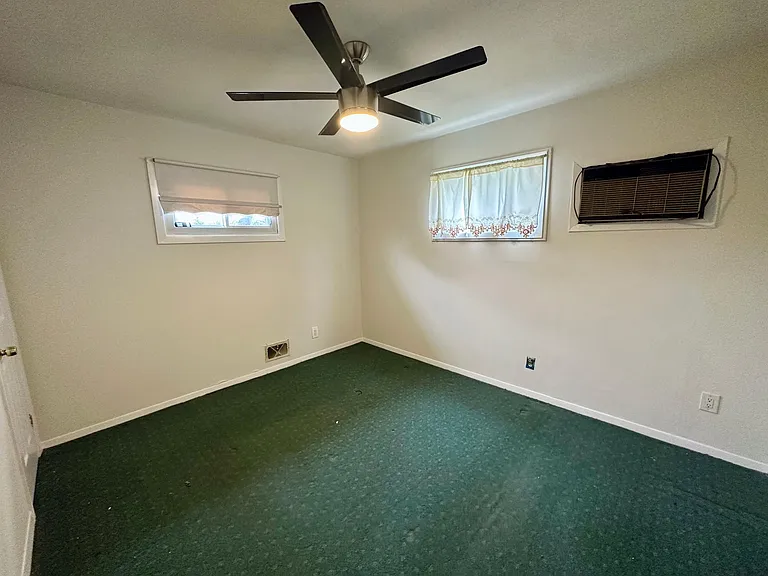 214 Mark Tree Rd — Photo 9