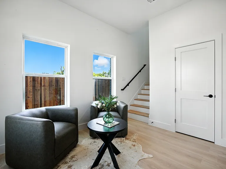312 N Lancaster Ave #4 — Photo 4