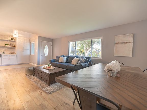 3rd image of 397 La Perle Ln APT A