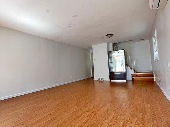 5th image of 374 Hanover Ave