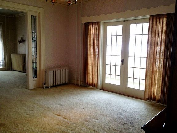 4th image of 5837 N Nicolet Ave