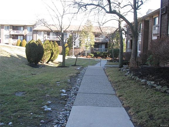 5th image of 128 Country Club Ln #128