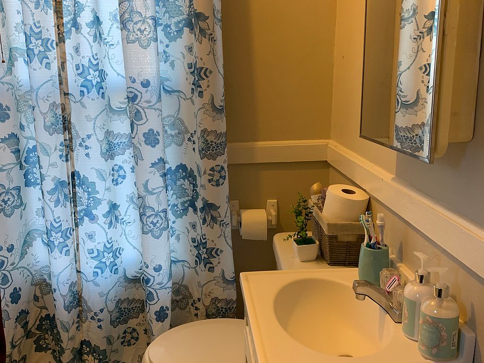 2nd image of 19 Hayes St APT 3