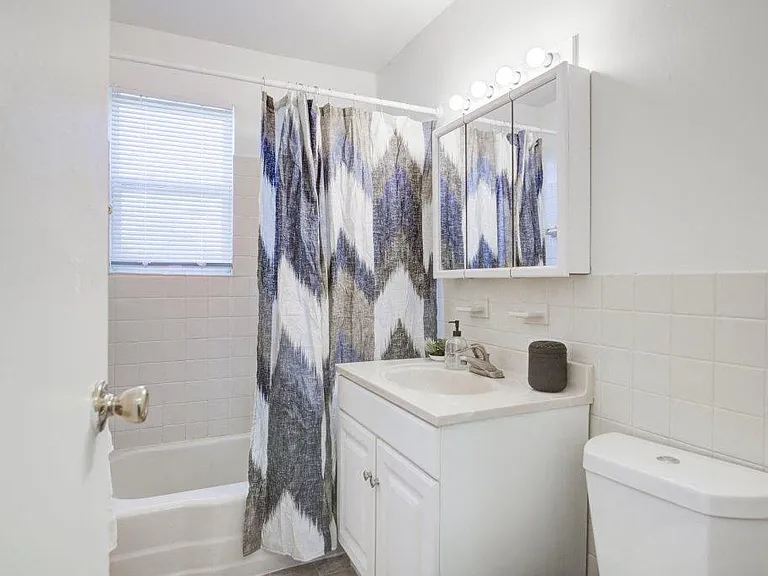 Lakeview Terrace Apartment Homes — Photo 7