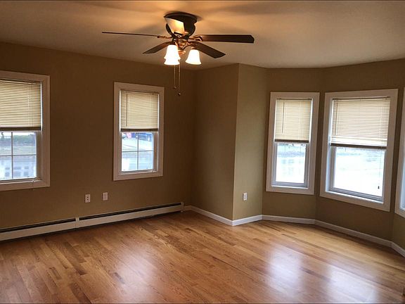 4th image of 8 E Oneida St