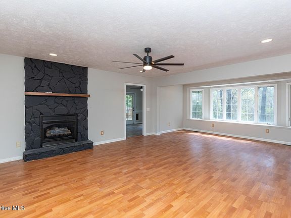 2nd image of 112 Shady Wood Court