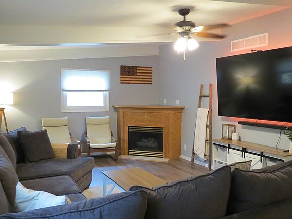 3rd image of 425 N 73rd St