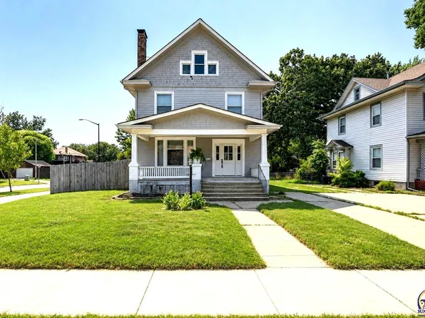 1197 SW College Ave, Topeka, KS 66604