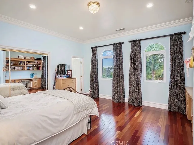 30702 Hilltop Way — Photo 2