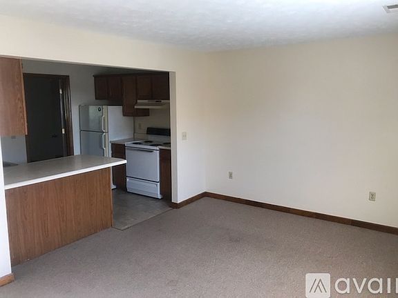 4th image of 121 Maplehill Dr APT 3