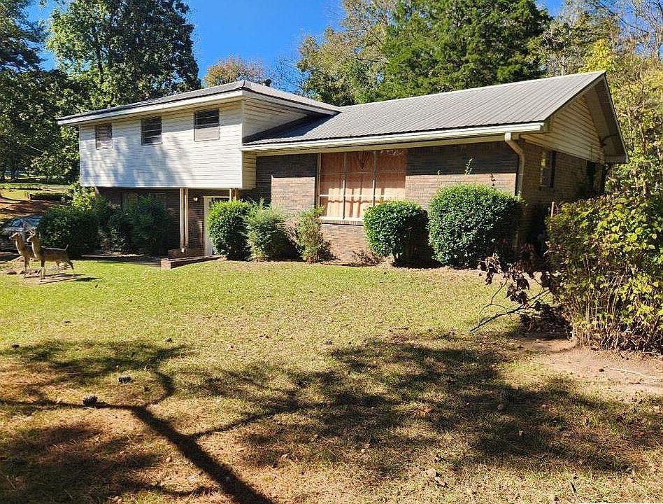 2nd image of 428 Park Rd