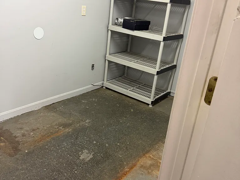 145 N Main St SW — Photo 3