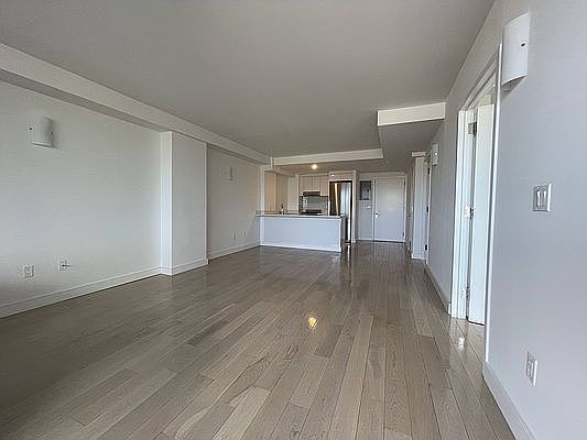 5th image of 2740 21st St APT 6A