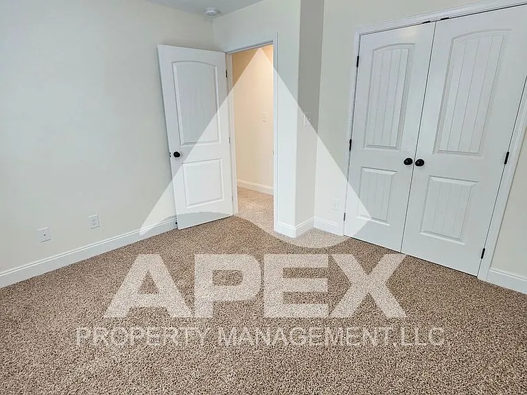 8029 Poplar Grove Ln — Photo 22