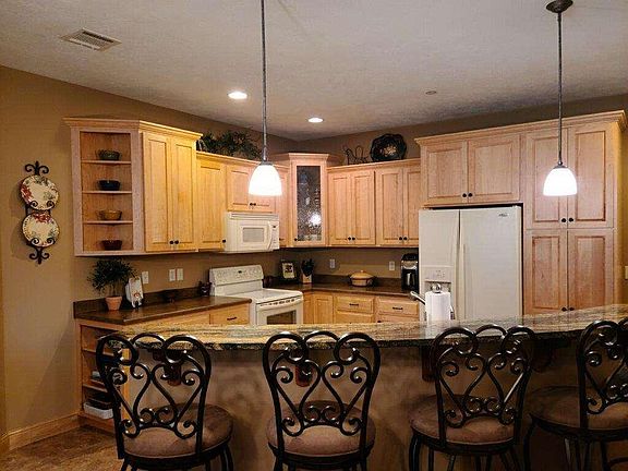4th image of 435 240th Ave #103