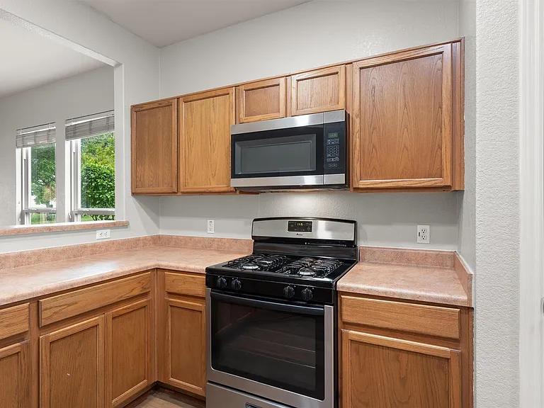 330 Portsmouth Dr — Photo 22
