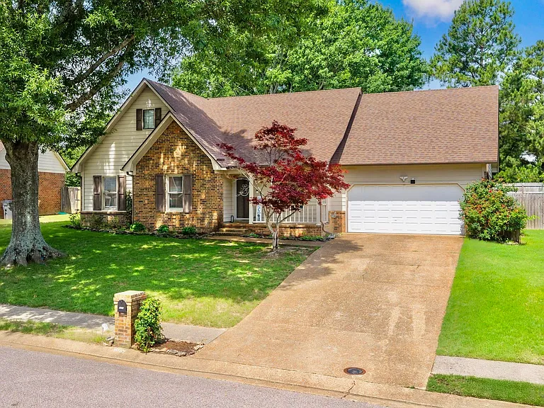 3075 Stonecrest Cir — Photo 1