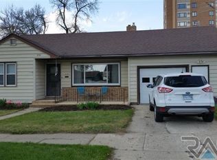 215 3rd St SW, Pipestone, MN 56164