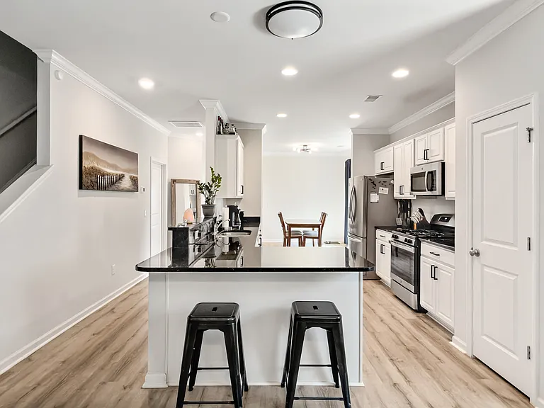 188 Hyrne Dr — Photo 15