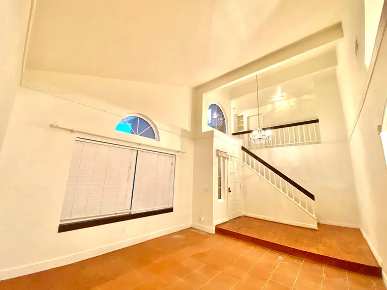 12900 Pan Am Blvd — Photo 5