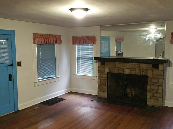 3rd image of 2204 N Arlington Ave