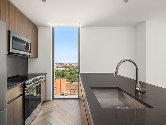 3rd image of 89 Dekalb Ave #23E