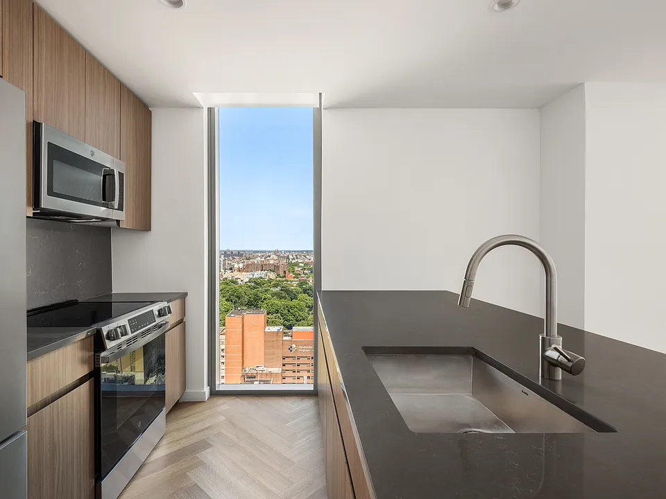 89 Dekalb Ave #4J