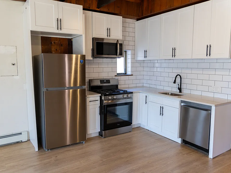 11 Jefferson St #2A