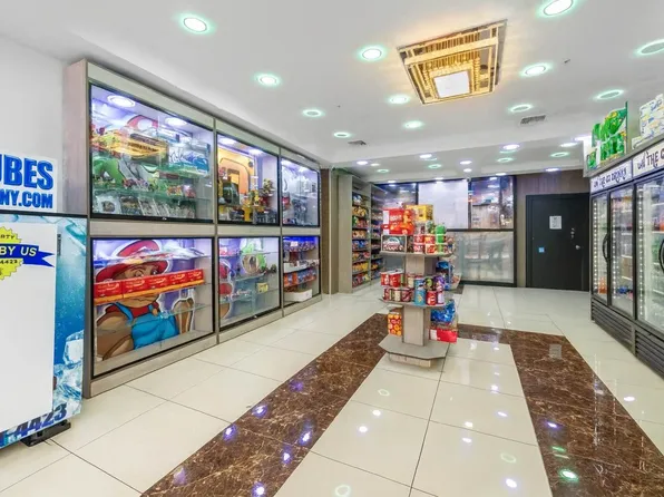 135-18 Liberty Avenue image 4 of 7