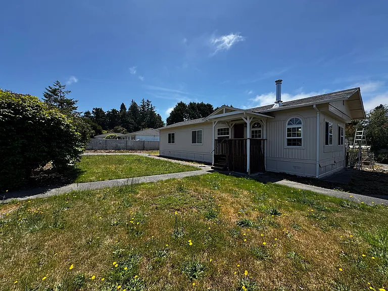 2026 Ridgewood Dr — Photo 5