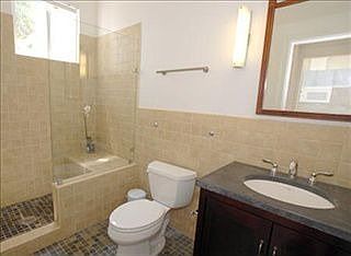 4th image of 143 Pfeiffer St