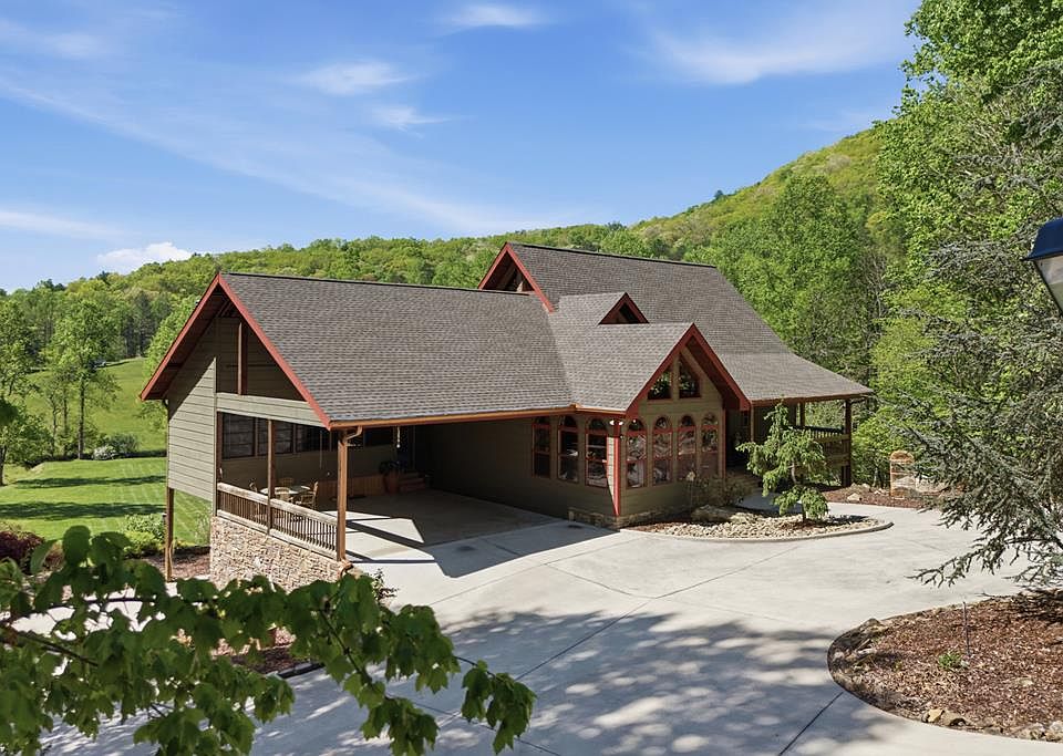 1st image of 271 Burnt Ridge Rd