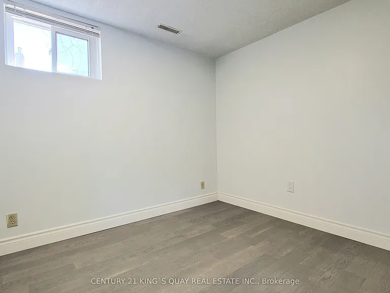 77 White Heather Blvd #BASEMENT — Photo 9