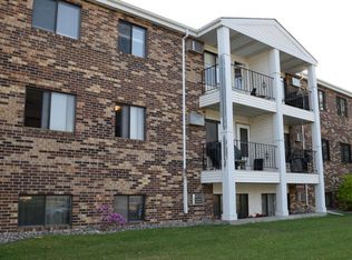 341 Prairiewood Cir S APT 203, Fargo, ND 58103