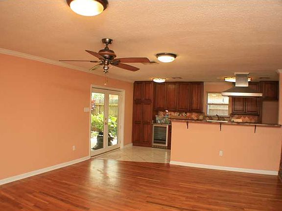4th image of 1613 Highland Ave