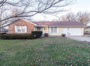 422 Dorchester Dr, Mahomet, IL