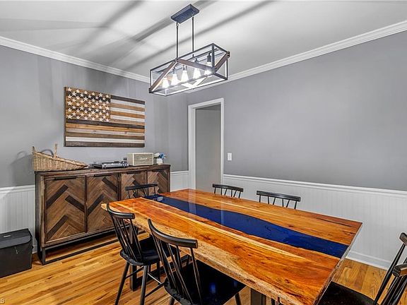 4th image of 217 Travis Ln