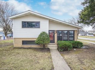 720 Parkside Ln, Bensenville, IL