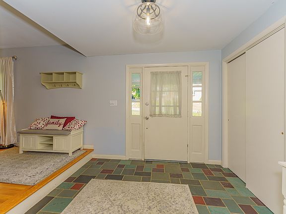 5th image of 1 Pinewood Dr