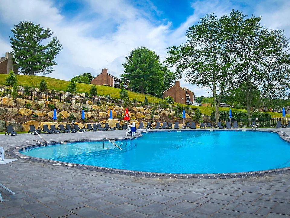 Village Green Apartments 75 Village Way Budd Lake NJ Zillow