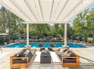 9195 Eagle Ridge Rd, Chanhassen, MN 55317