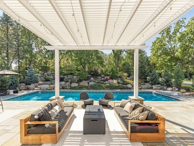 9195 Eagle Ridge Rd, Chanhassen, MN, 55317
