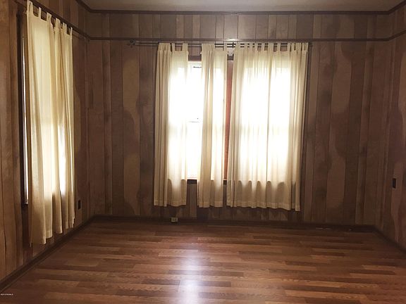 2nd image of 521 Brook Ave