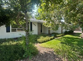 2906 Aldersgate Rd, Medford, OR 97504
